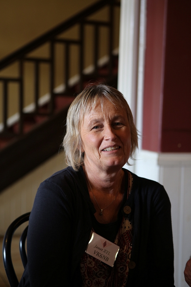 Janet  -  XYL   VK6NB  -  David  Martin